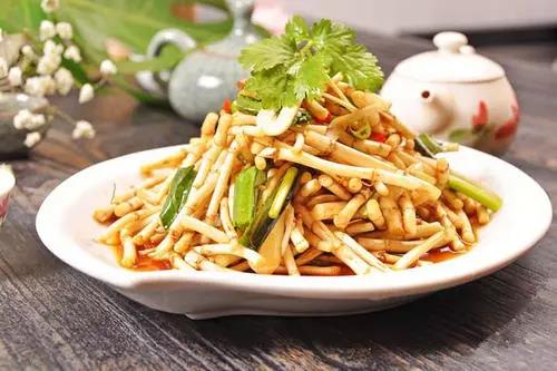 它是“天然抗生素”，不仅能消炎抗菌，还能治疗痛风，春天不吃太可惜