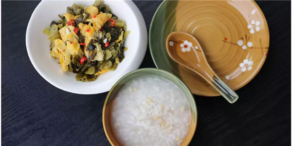 食话食说 | 豆浆配油条、白粥配小菜，吃了这么多年的早餐原来并不健康 