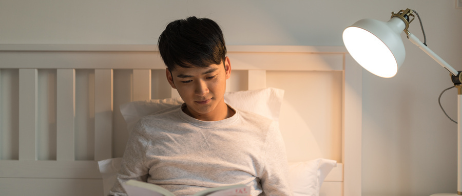 睡前很饿？应明智地选择食物