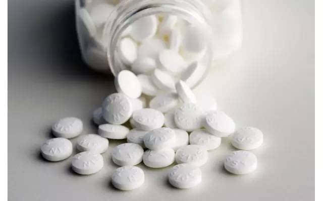 研究：健康老人经常服用小剂量阿司匹林无益反害