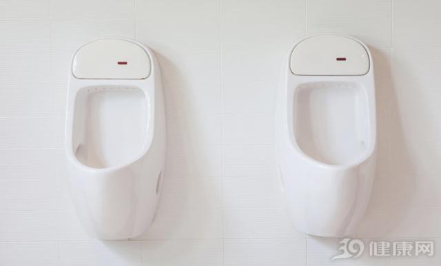 一晚上三四次厕所？老人用好四个办法，夜尿会减少