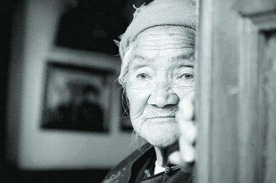 为空巢老人打造一个“家”