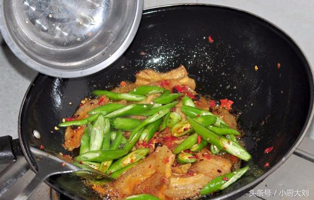 正宗回锅肉，肥而不腻特别下饭，看一遍就能学会