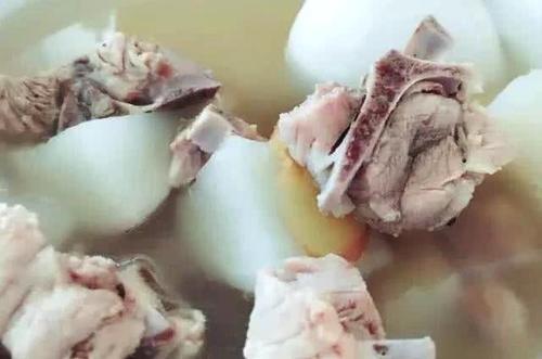 医生一再告诉炖排骨不要添加“这种东西”，要小心吸引癌细胞！