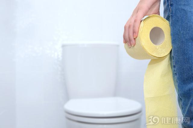 老是便秘，人难受？中医：4大穴位坚持按，肠胃会看到差别