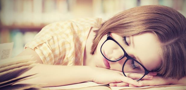 身体出现这4个信号，说明你严重缺乏维生素B12！