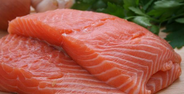 身体出现这4个信号，说明你严重缺乏维生素B12！