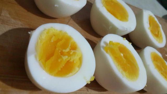 立夏之后吃煮鸡蛋，可一天最多吃几个？吃鸡蛋时别犯这几个错误