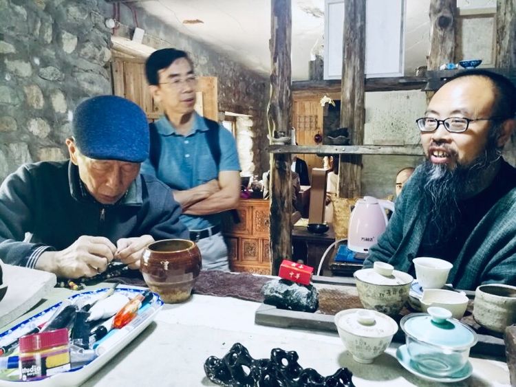 老梆子口楼村旅游拜见农民画家吕小二 ——摄影制作刘群力等