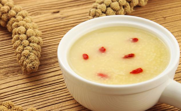 每天喝小米粥有哪些好处？6个变化让人“焕然一新”