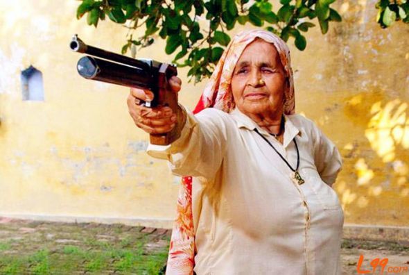 令人汗颜的疯狂老人