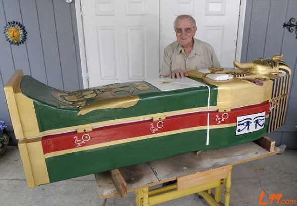 令人汗颜的疯狂老人