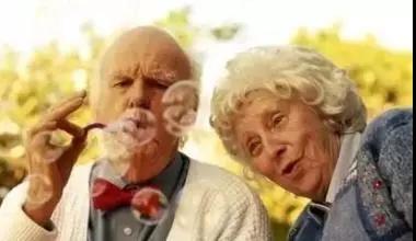 87岁美国老太太总结的不老秘诀，简单一句话，点醒亿万中老年人！