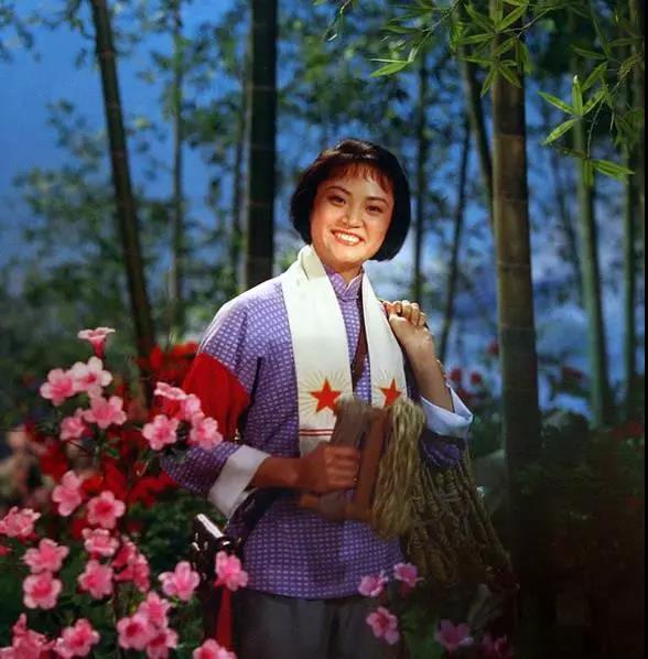 那个年代的妇女，真漂亮！