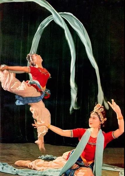 那个年代的妇女，真漂亮！