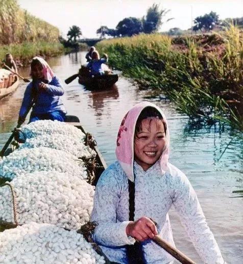 那个年代的妇女，真漂亮！