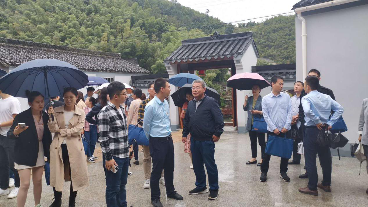 绍兴市委党校教授及学员到金秋家园•长塘头村开展调研